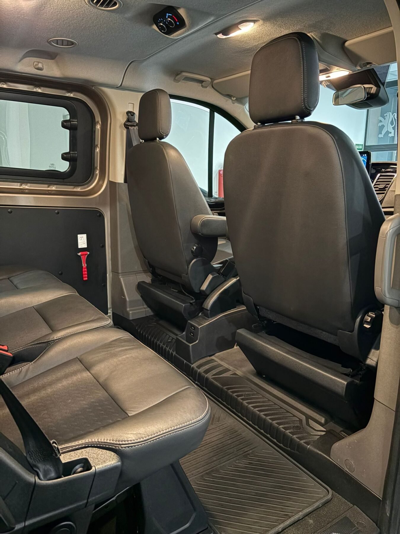 FORD TRANSIT Custom Kombi 2.0 TDCI 320 L1 Sport