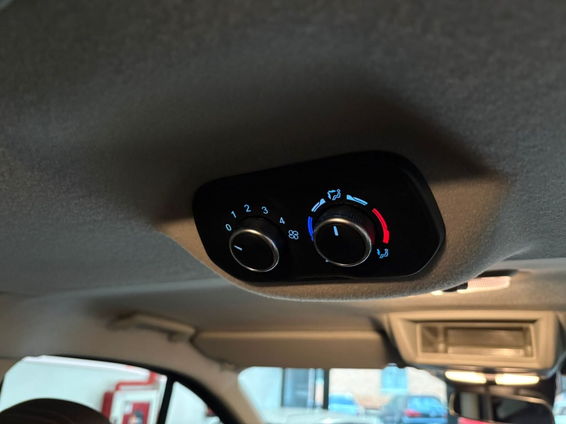 FORD TRANSIT Custom Kombi 2.0 TDCI 320 L1 Sport