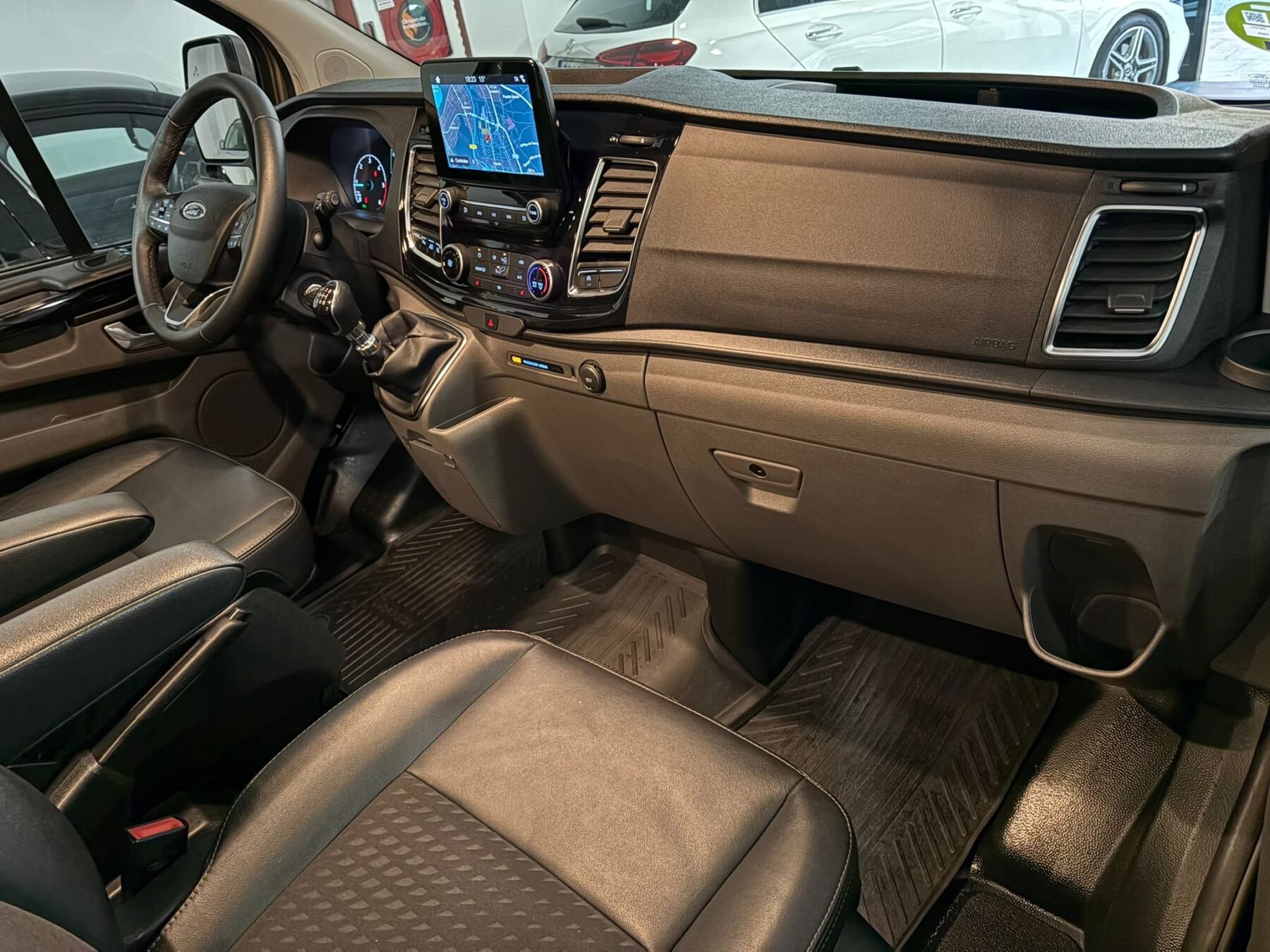 FORD TRANSIT Custom Kombi 2.0 TDCI 320 L1 Sport