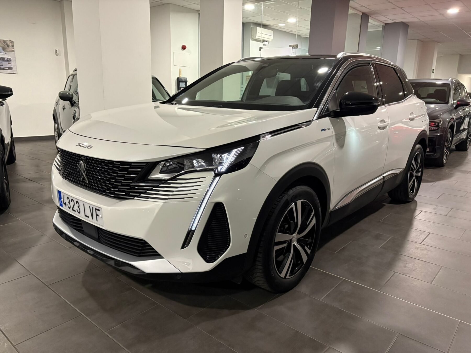 PEUGEOT 3008 Hybrid 225 eEAT8 GT