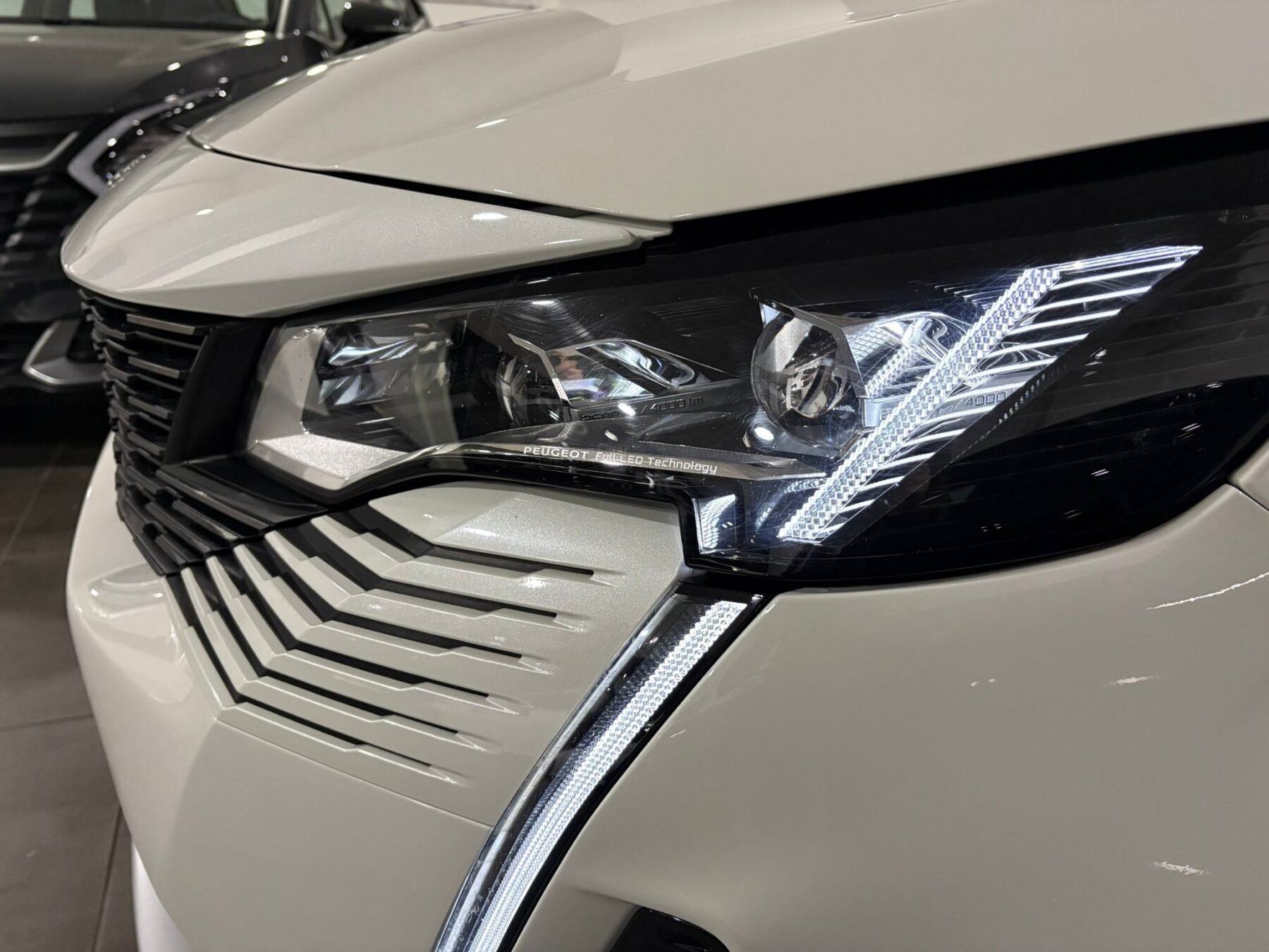 PEUGEOT 3008 Hybrid 225 eEAT8 GT