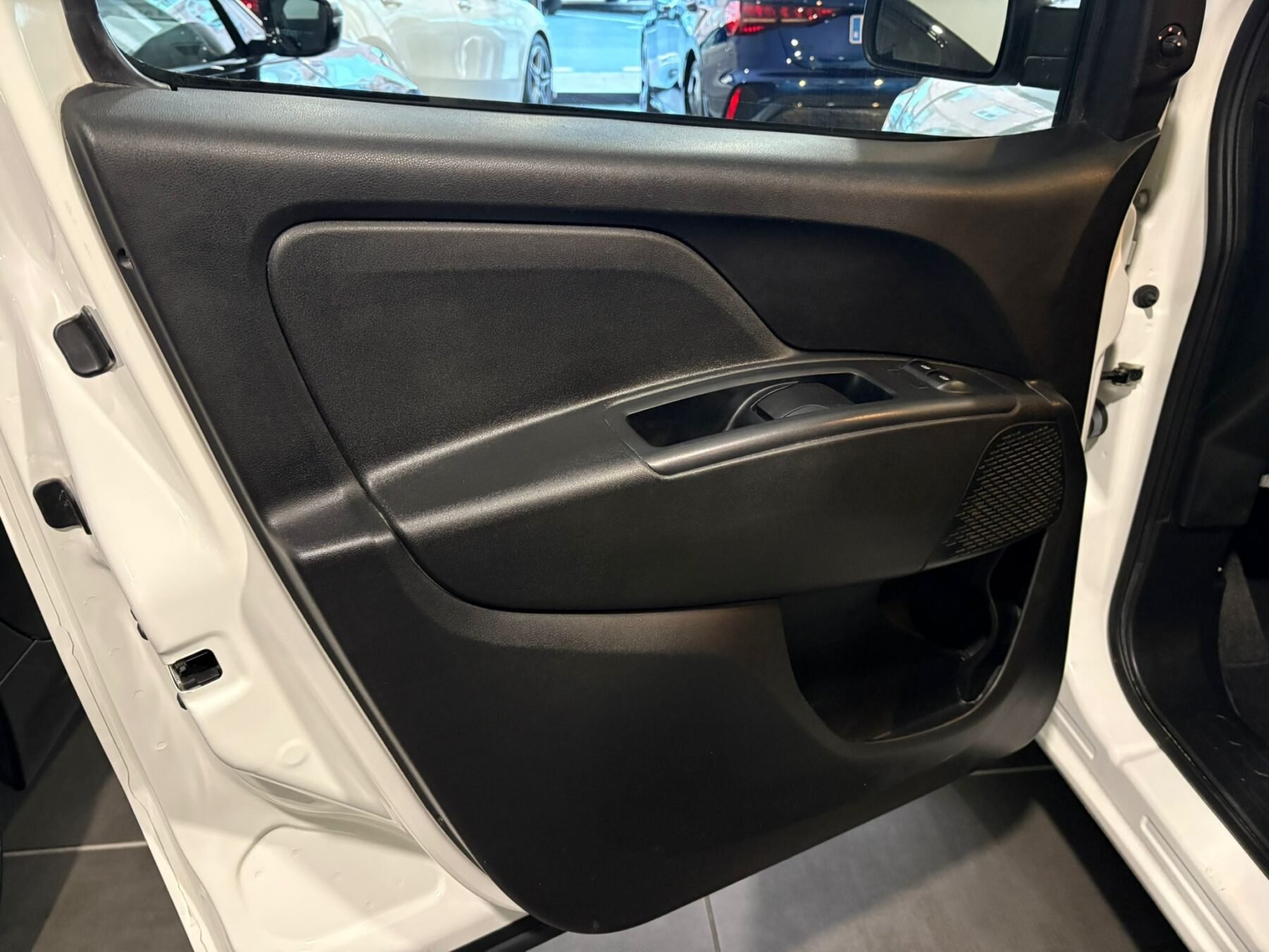 FIAT DOBLO Cargo Combi N1 SX 1.6 Mjet