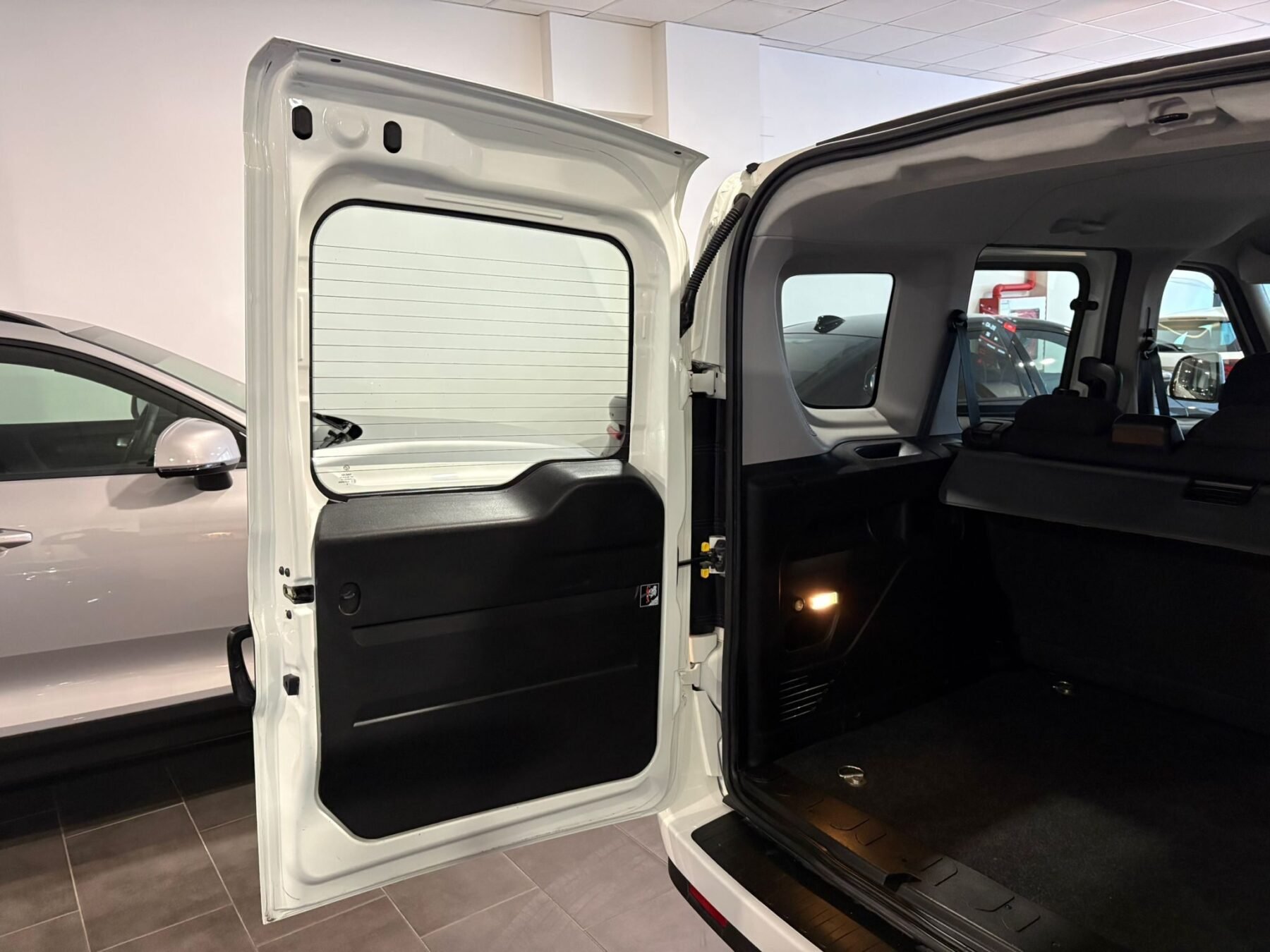 FIAT DOBLO Cargo Combi N1 SX 1.6 Mjet