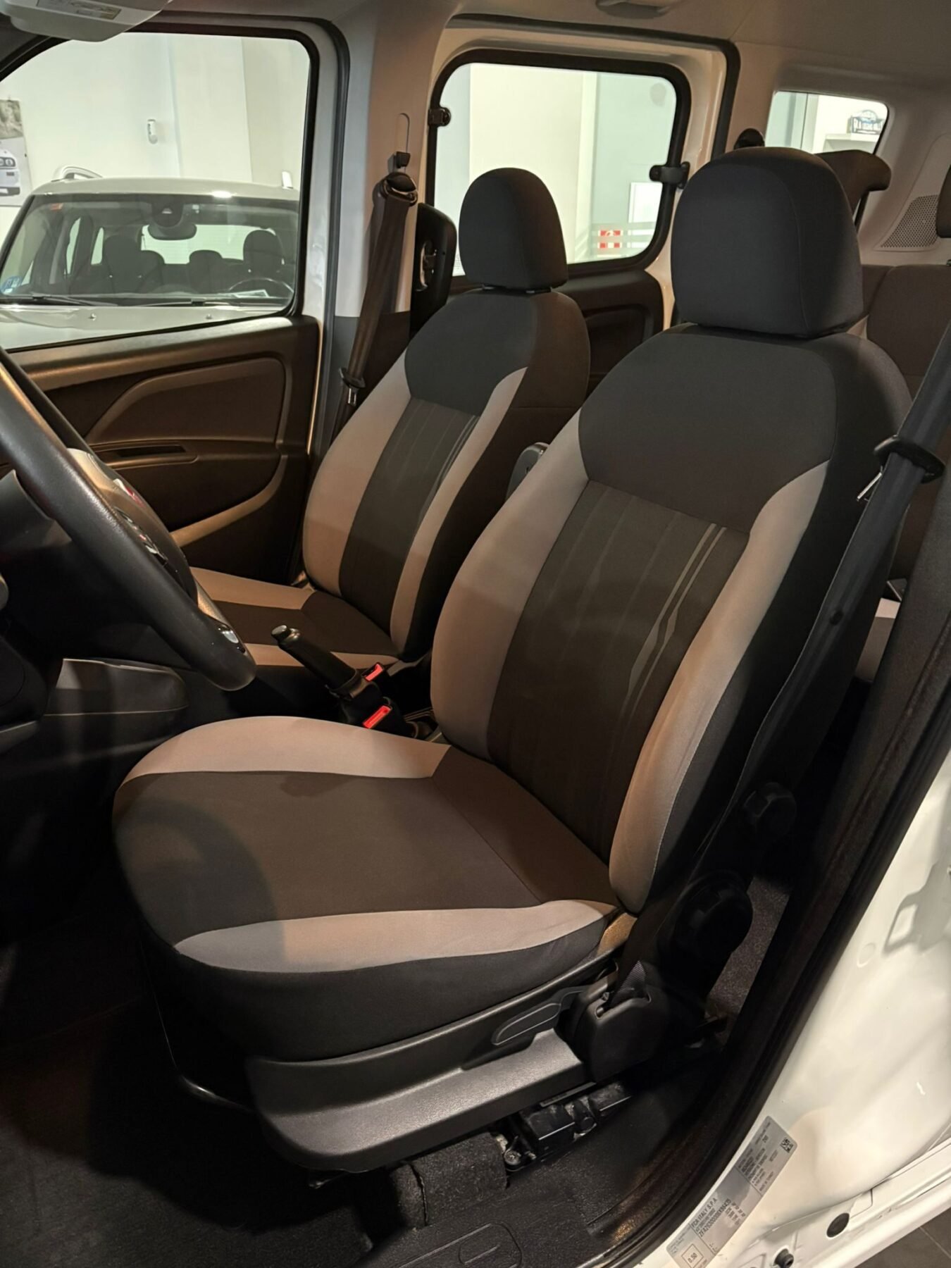 FIAT DOBLO Cargo Combi N1 SX 1.6 Mjet