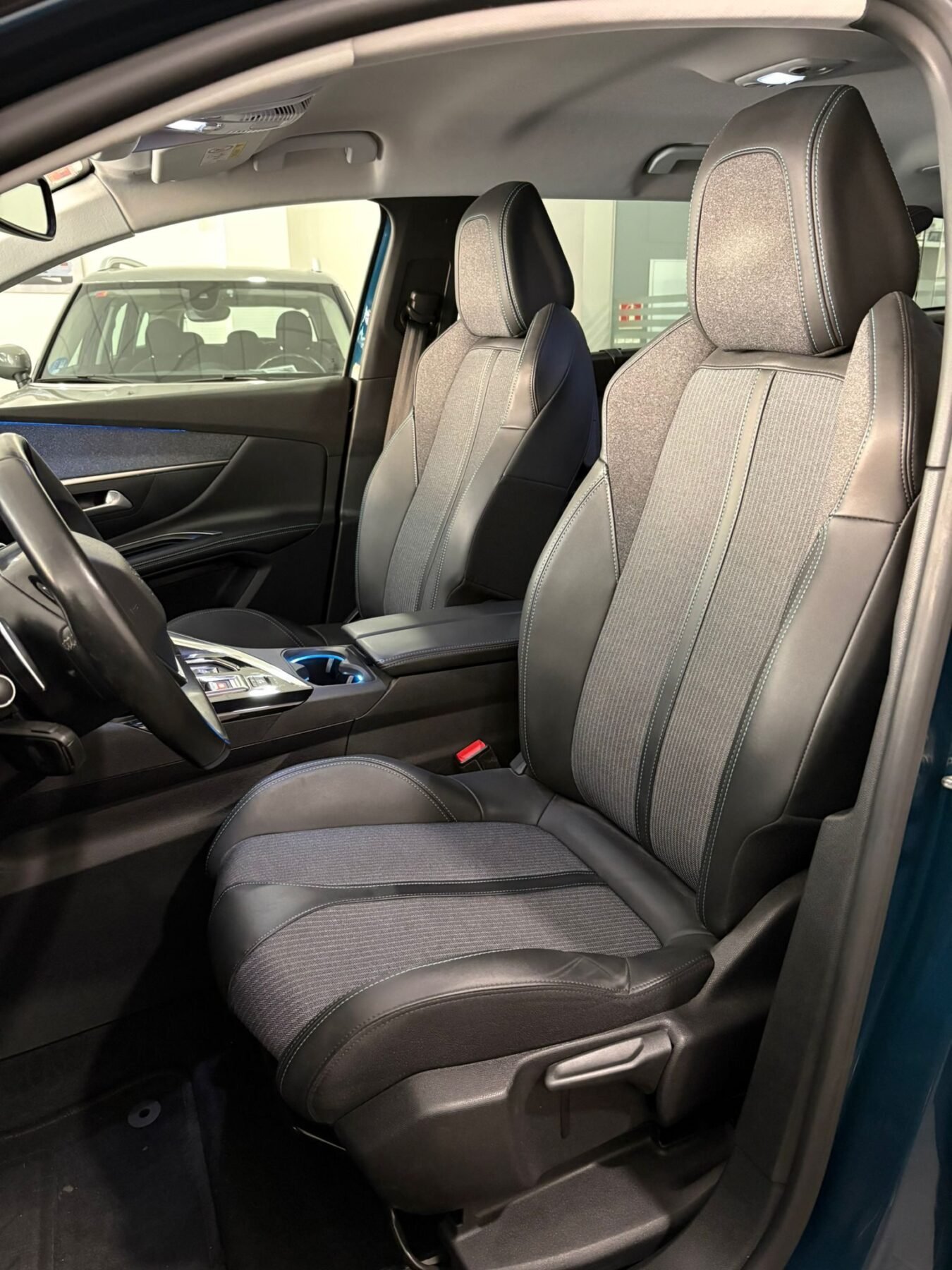 PEUGEOT 5008 1.5 BlueHDi SS Allure Pack