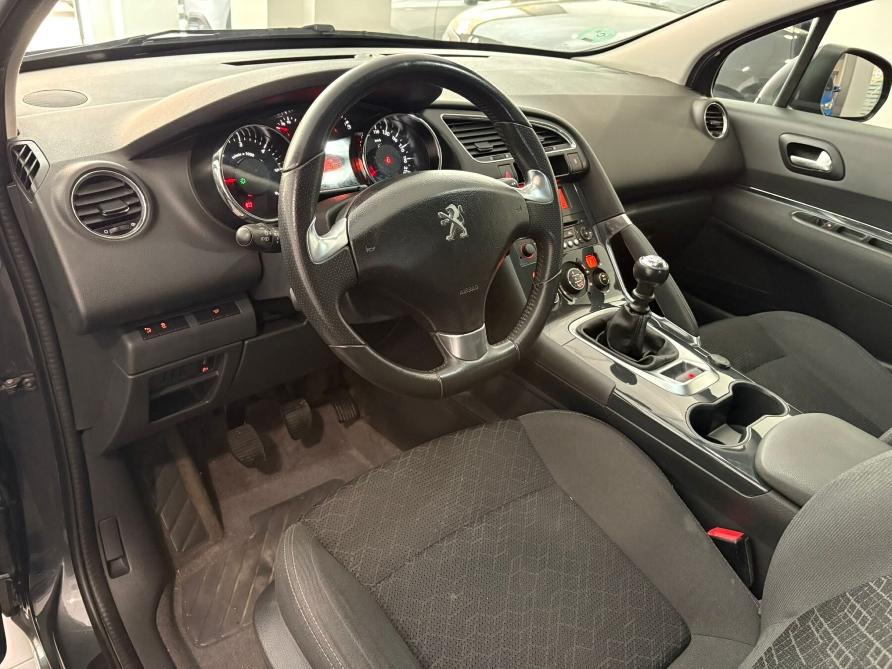 PEUGEOT 3008 Allure 1.6 BlueHDI 120