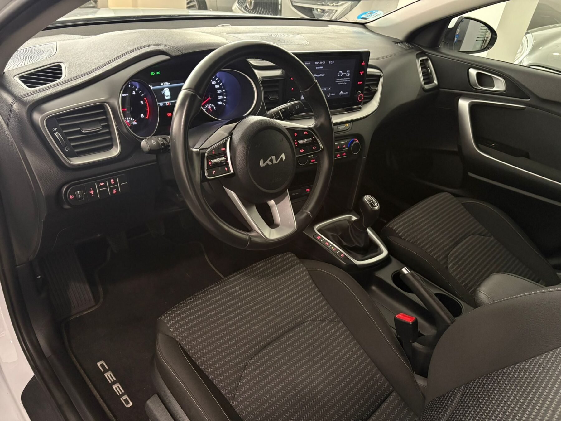 KIA CEED 1.6 MHEV iMT Drive