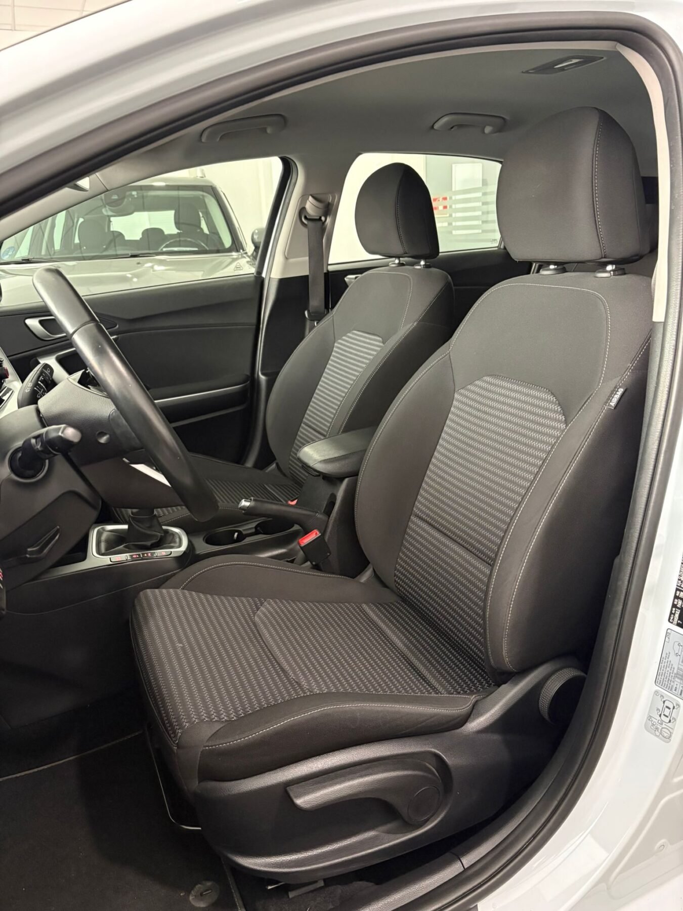 KIA CEED 1.6 MHEV iMT Drive