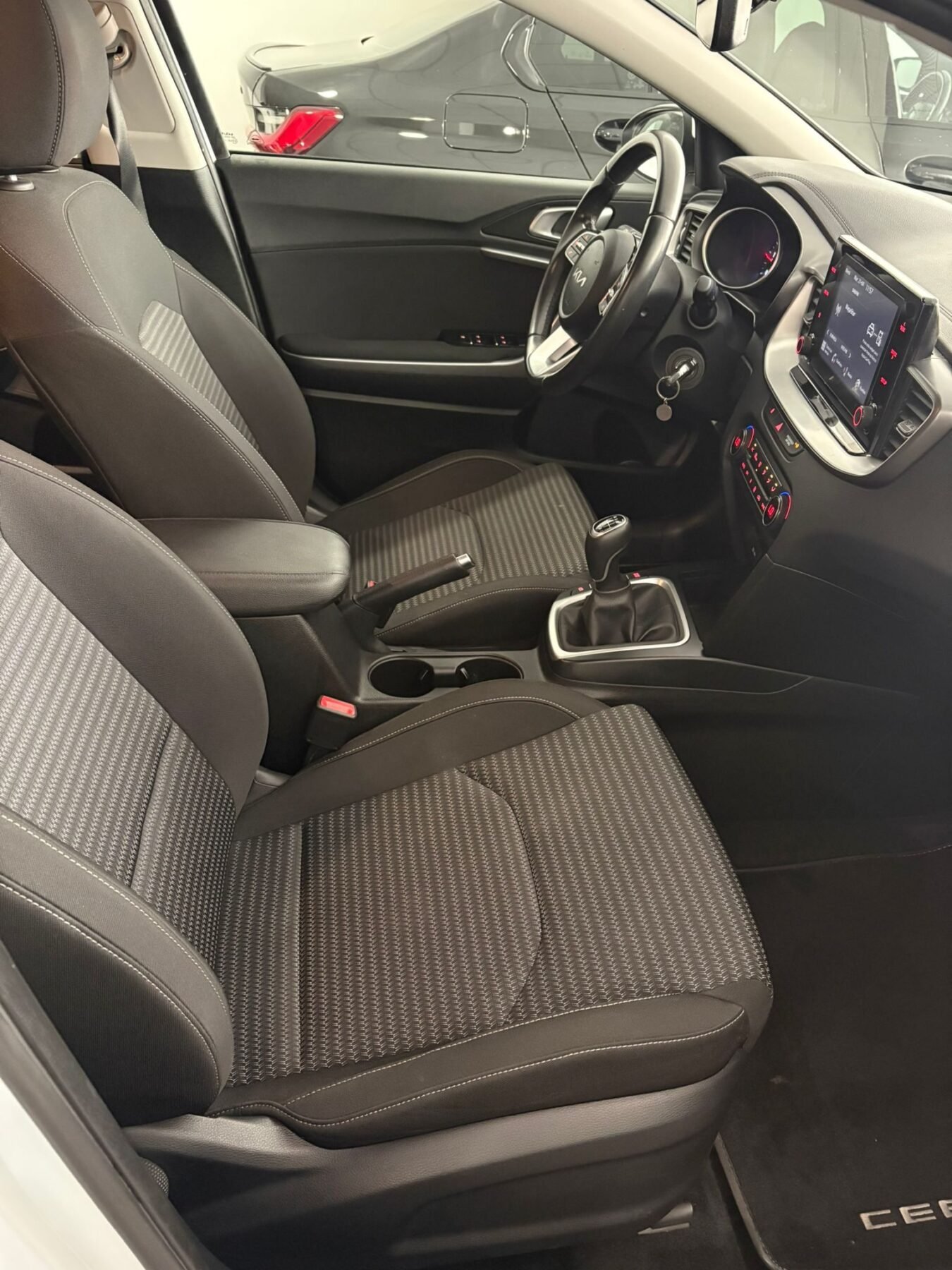 KIA CEED 1.6 MHEV iMT Drive