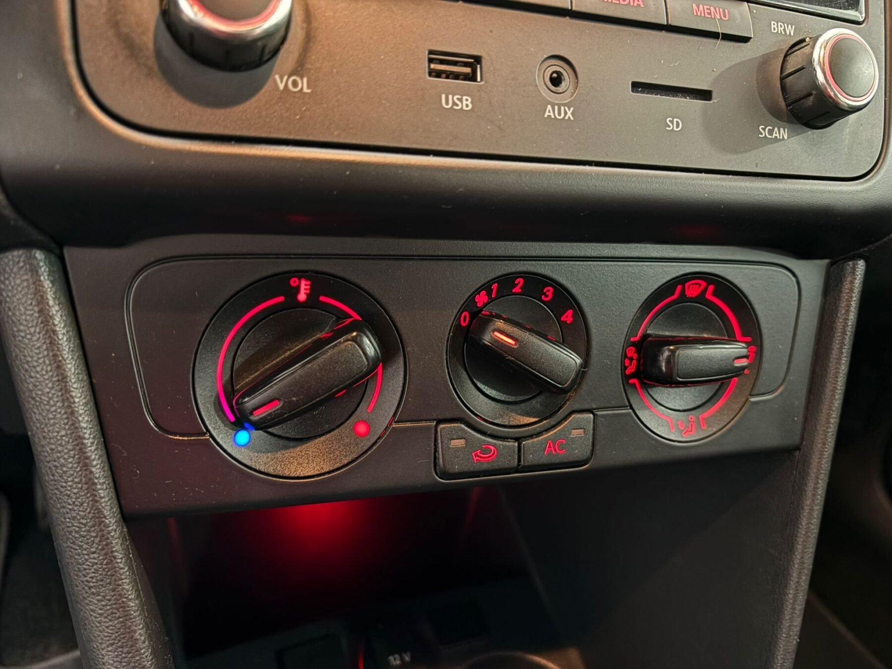 VOLKSWAGEN POLO 1.2 Advance BlueMotion Technology