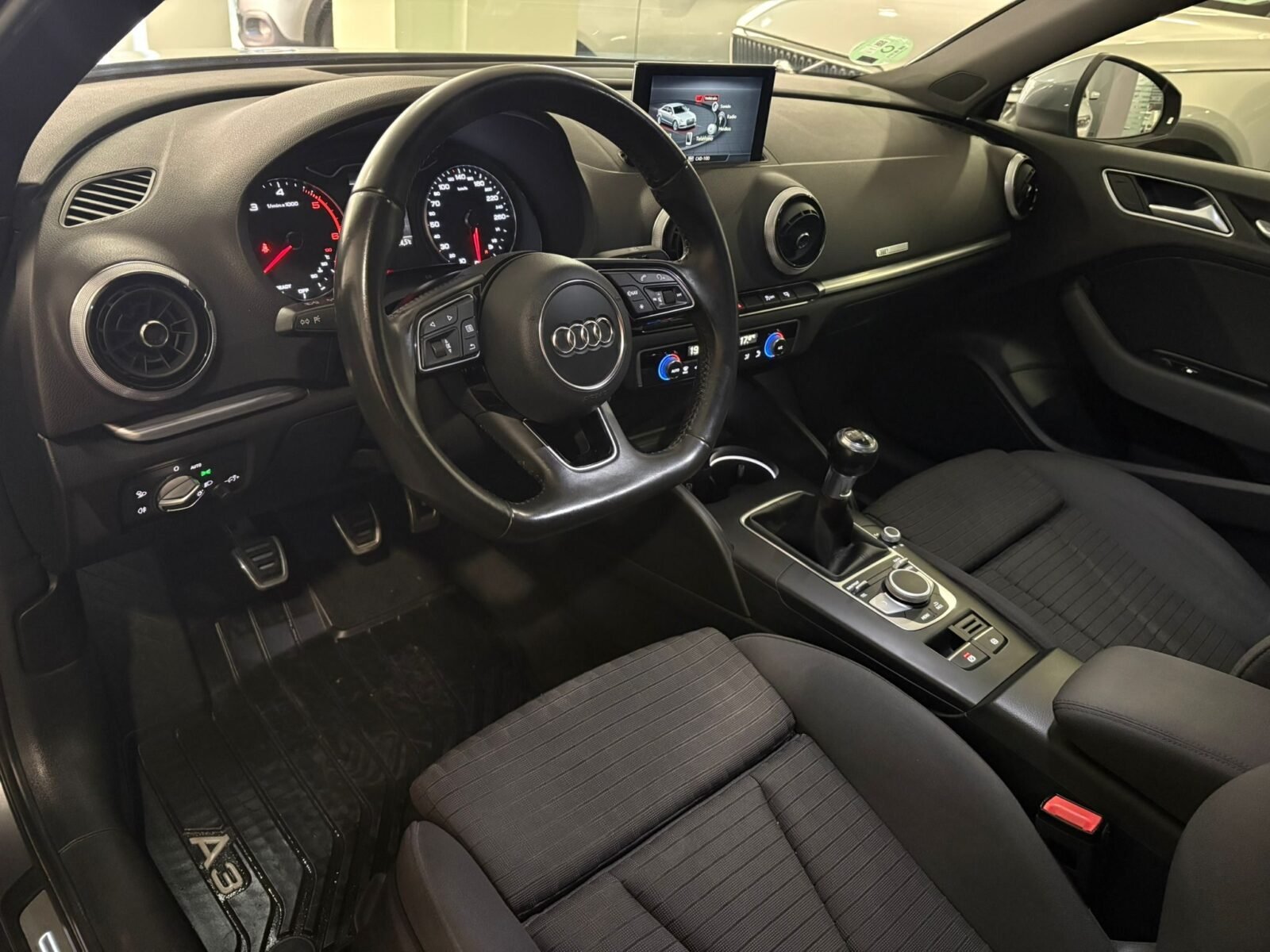 AUDI A3 S line edition 2.0 TDI Sedan