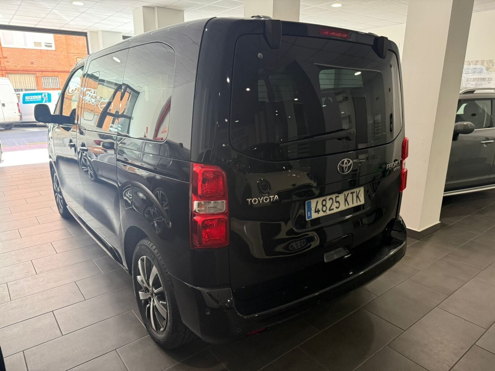 TOYOTA 1.5D FAMILY ADVANCE L1