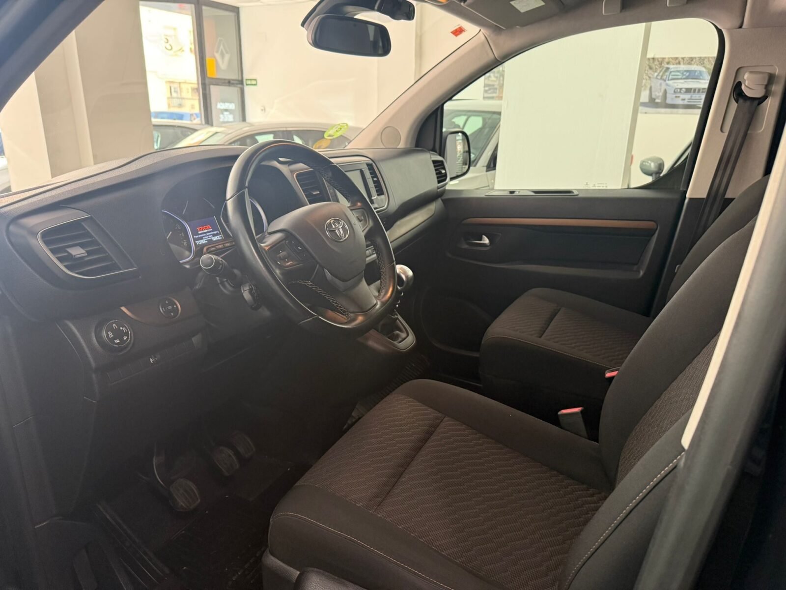 TOYOTA 1.5D FAMILY ADVANCE L1