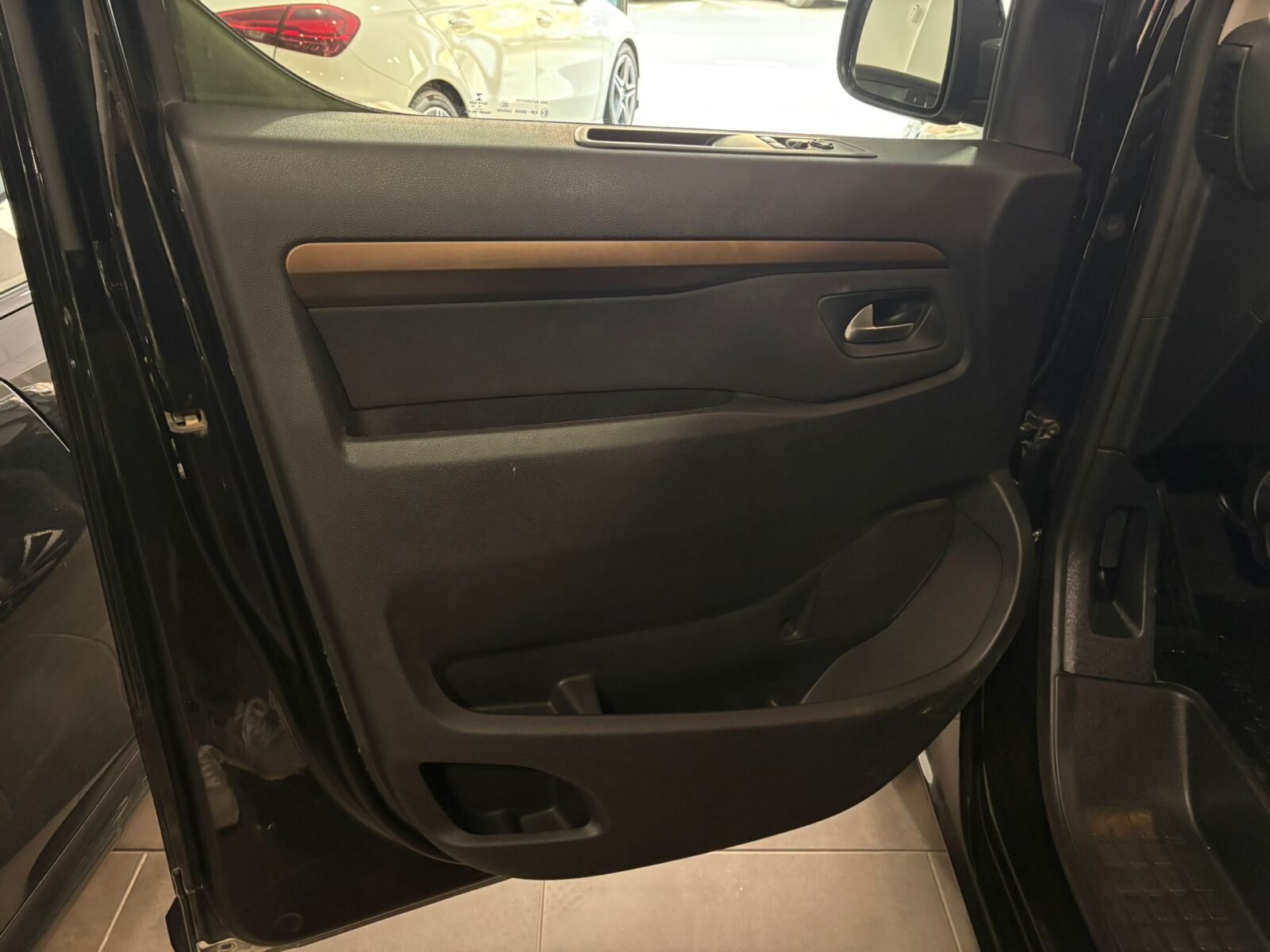TOYOTA 1.5D FAMILY ADVANCE L1