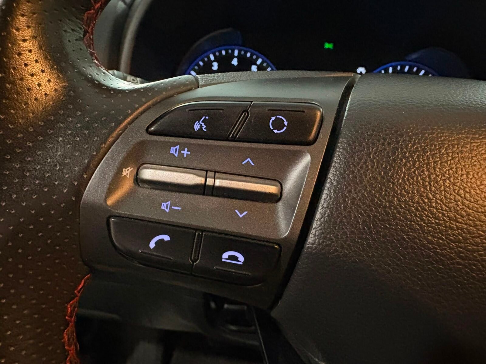 HYUNDAI KONA 1.0 TGDI Tecno Red 4X2
