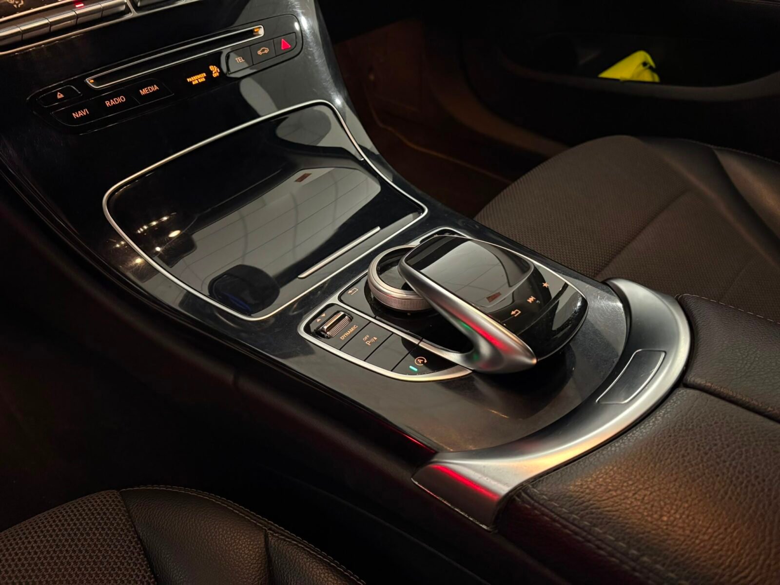 MERCEDES-BENZ Clase C C 220 d AMG Line Estate