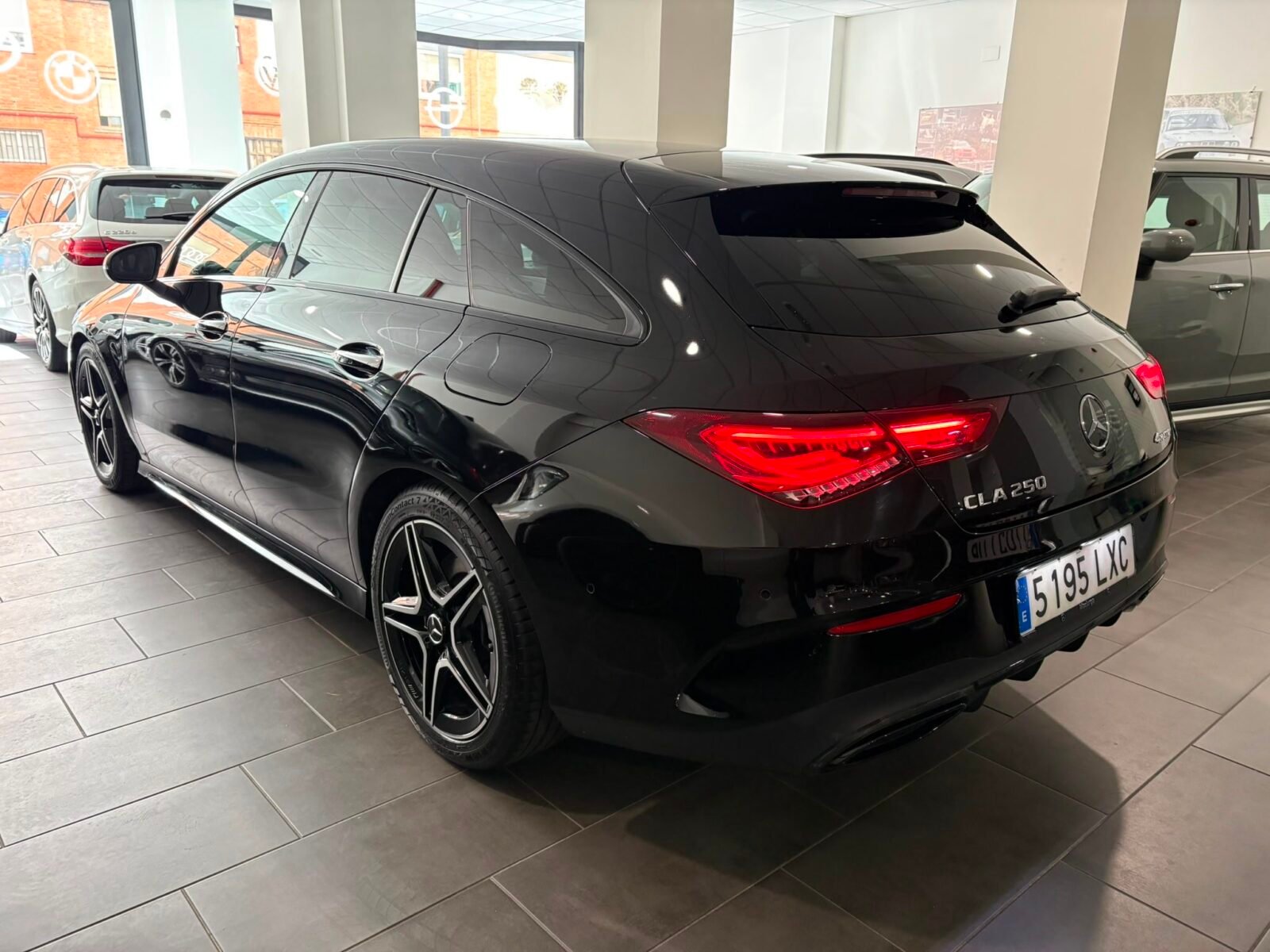 MERCEDES-BENZ CLA 250 4MATIC Shooting Brake