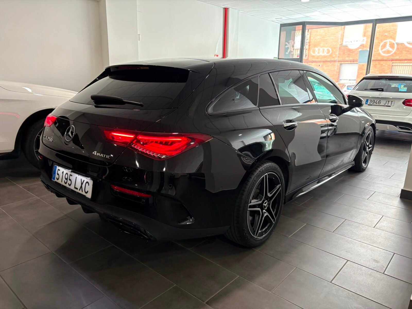 MERCEDES-BENZ CLA 250 4MATIC Shooting Brake