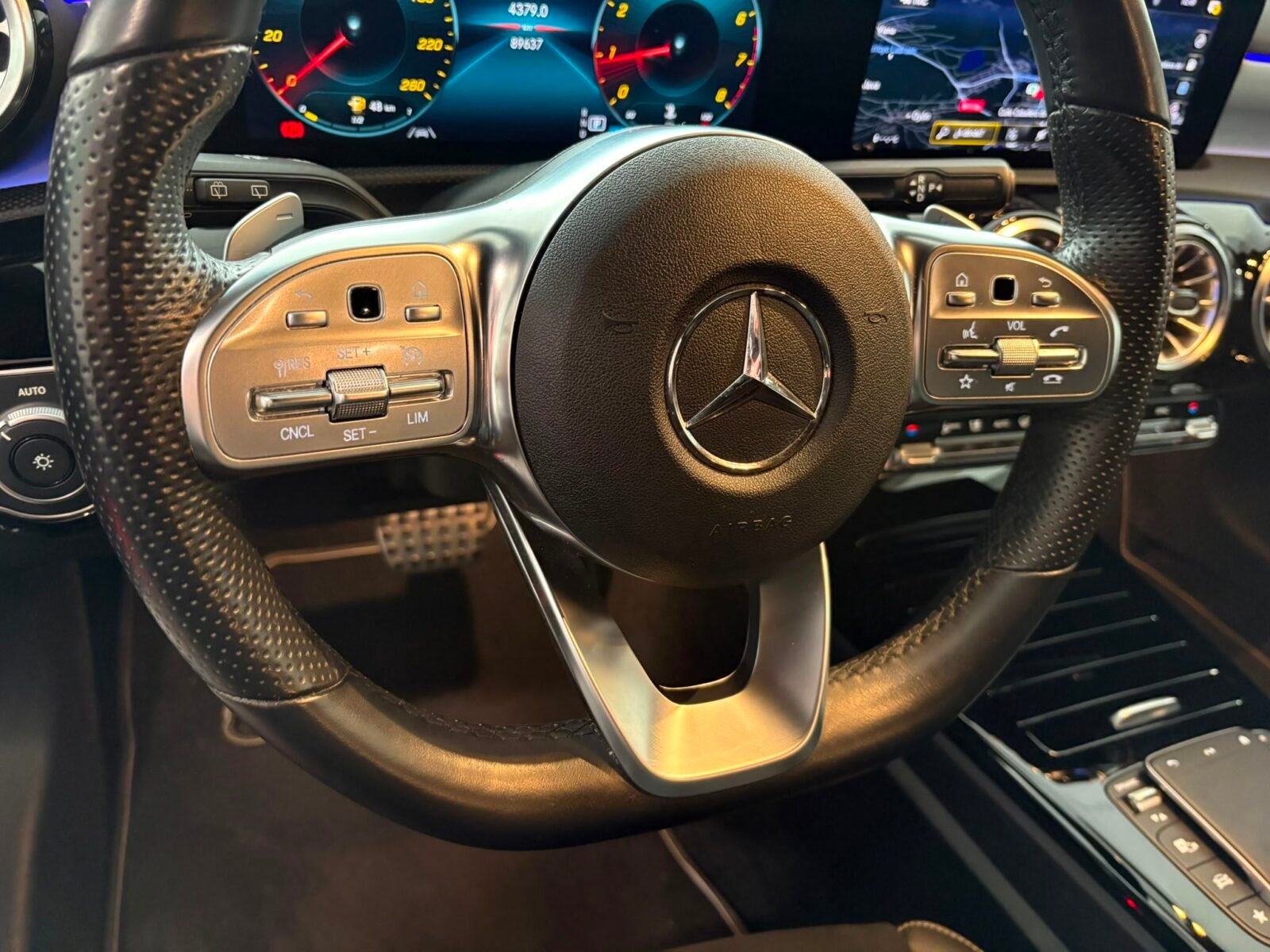 MERCEDES-BENZ CLA 250 4MATIC Shooting Brake