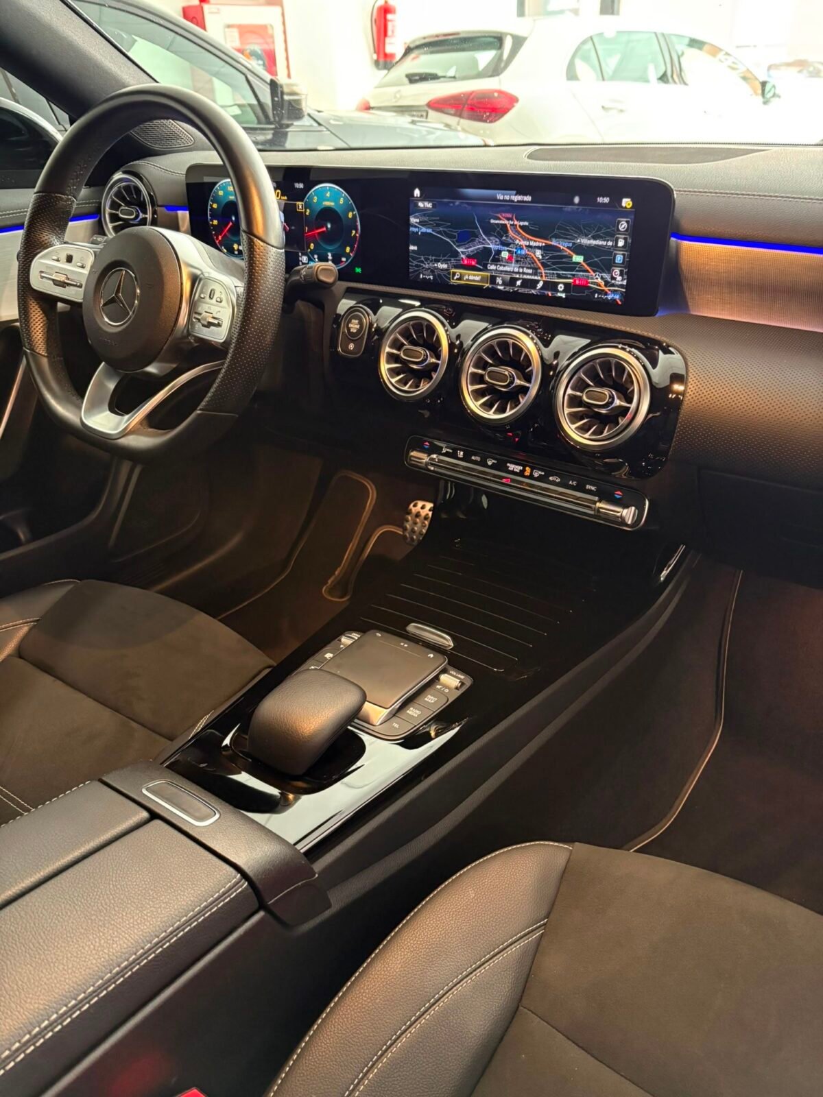 MERCEDES-BENZ CLA 250 4MATIC Shooting Brake