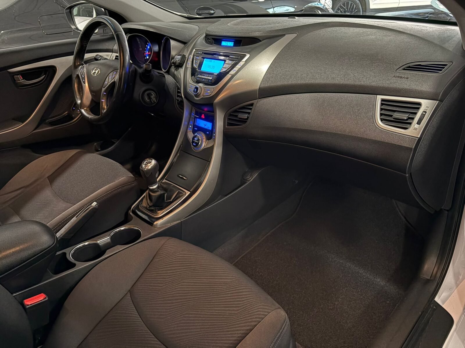 HYUNDAI ELANTRA 1.6 MPI Comfort