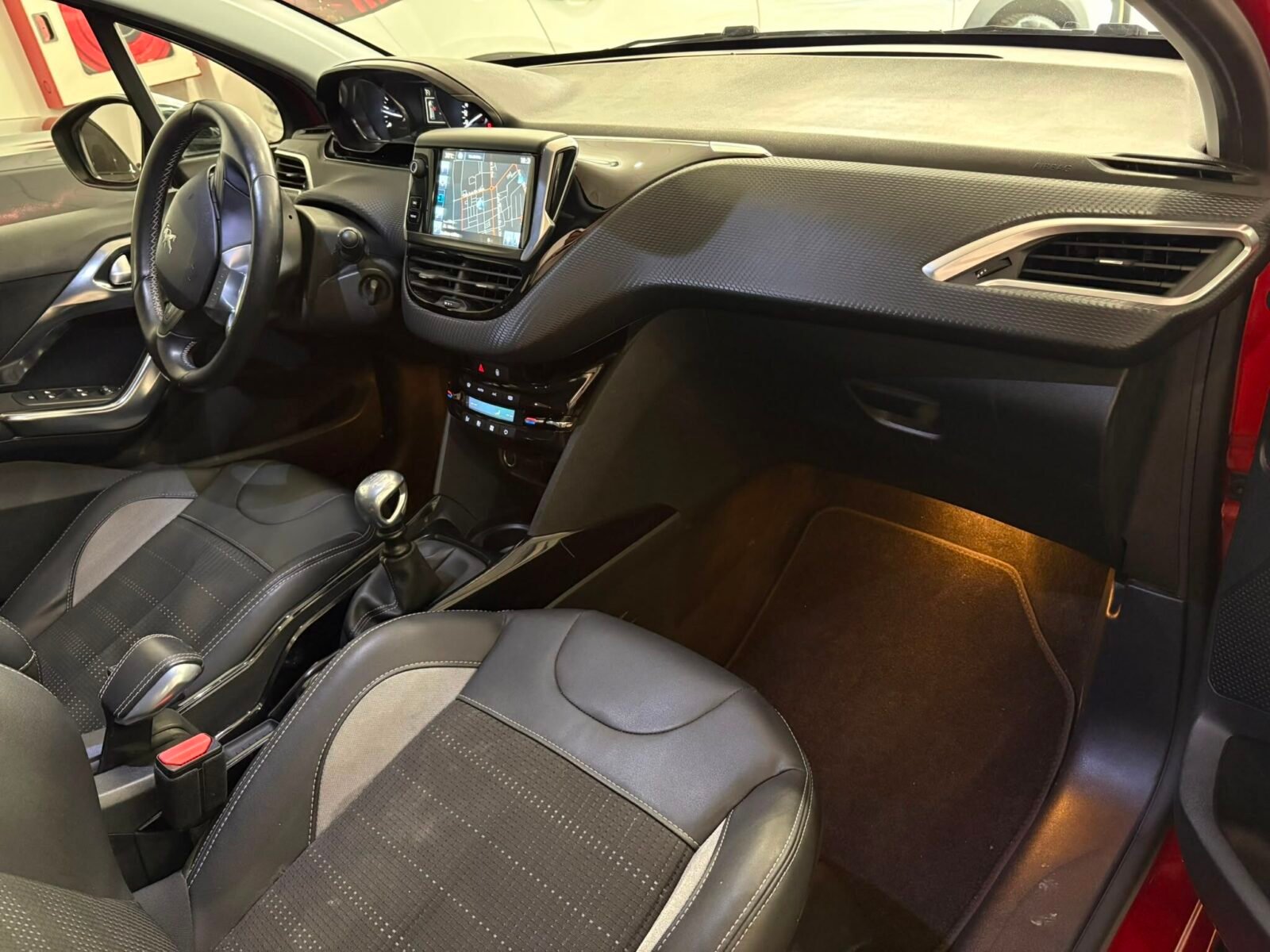 PEUGEOT 2008  1.6 BlueHDI S&S Allure 120