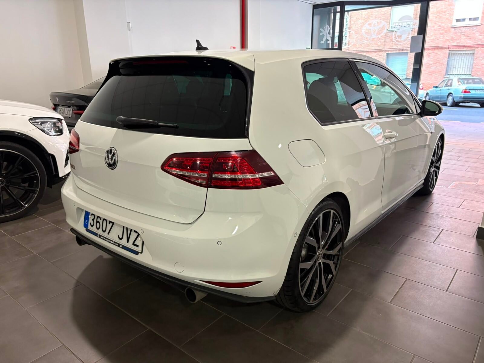 VOLKSWAGEN GOLF GTI Performance 2.0 TSI DSG BMT