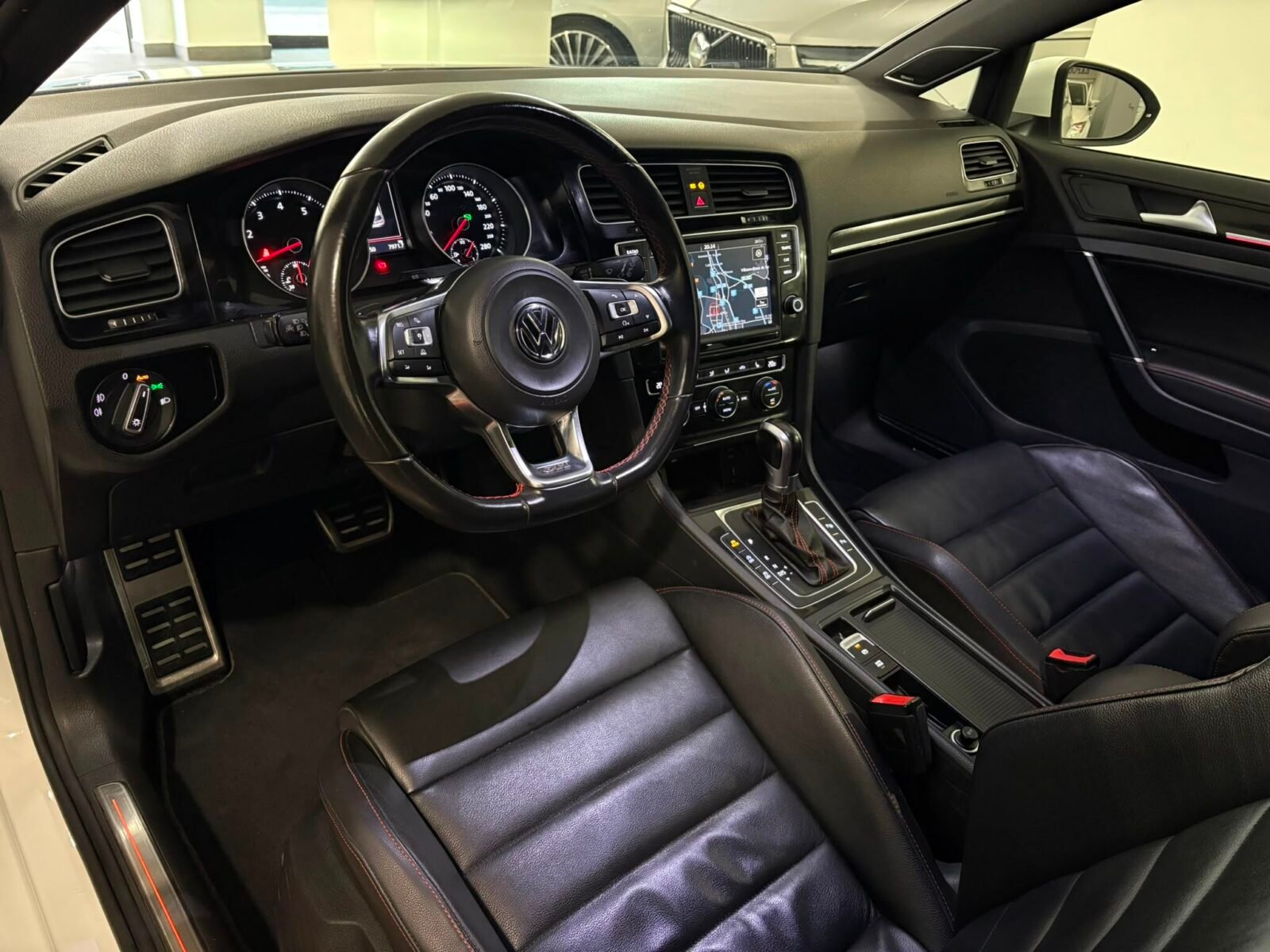 VOLKSWAGEN GOLF GTI Performance 2.0 TSI DSG BMT