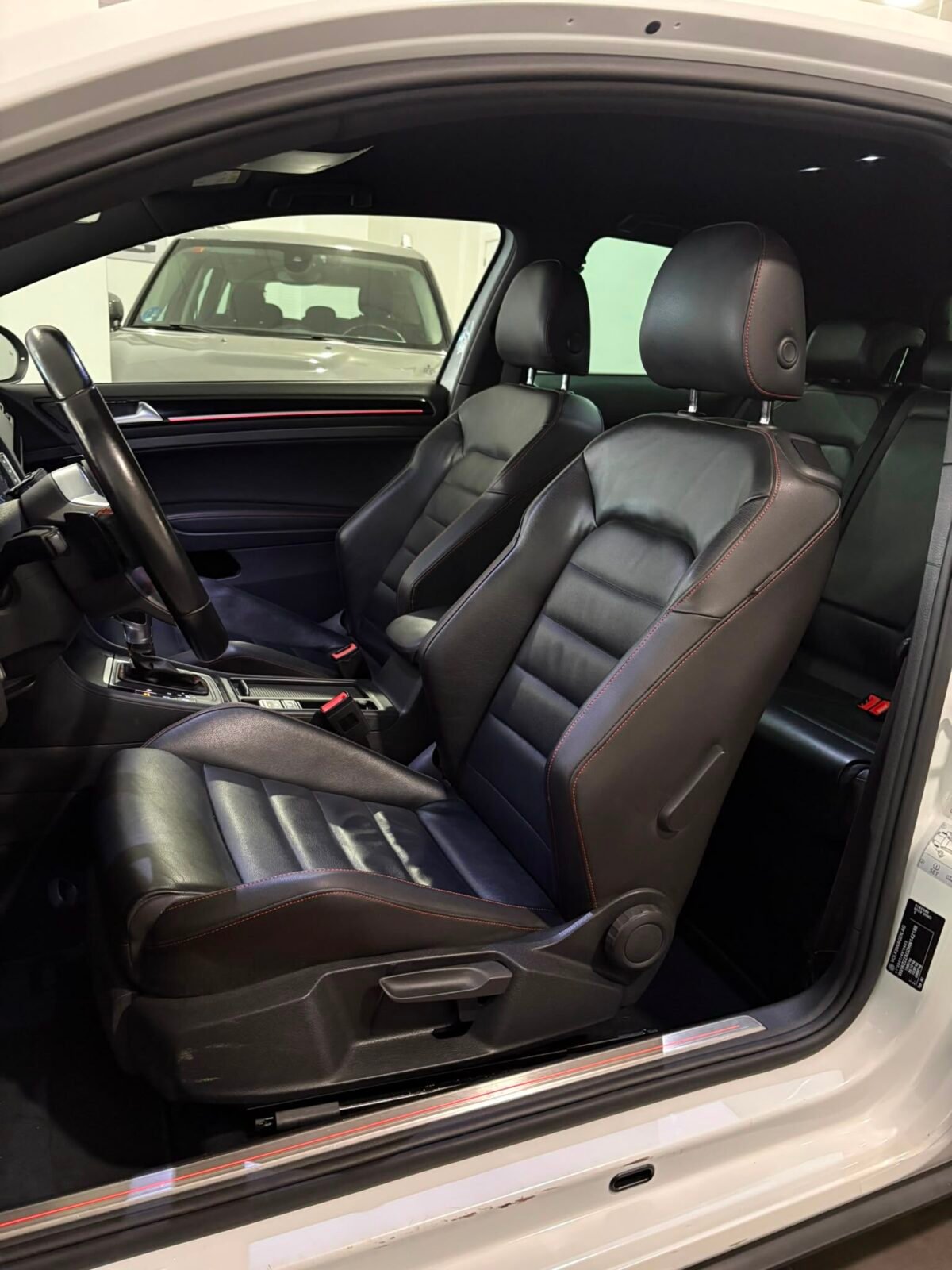 VOLKSWAGEN GOLF GTI Performance 2.0 TSI DSG BMT