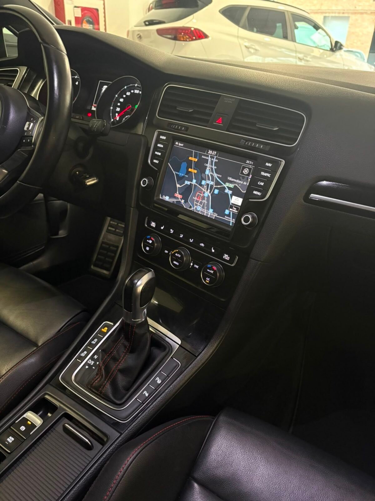 VOLKSWAGEN GOLF GTI Performance 2.0 TSI DSG BMT