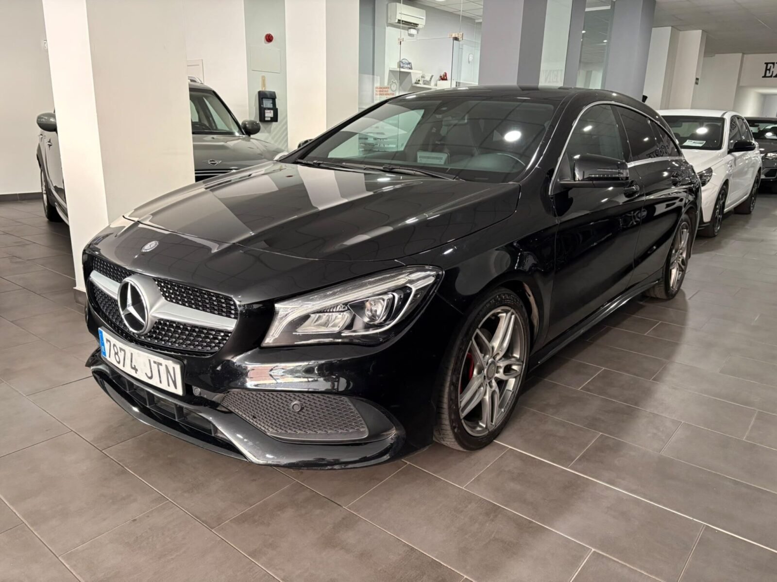 MERCEDES-BENZ CLA MERCEDES-BENZ Clase CLA CLA 200 d AMG Line Shooting Brake
