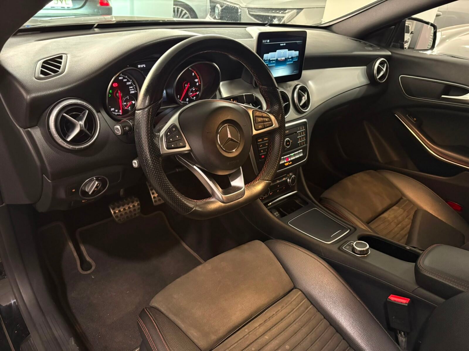 MERCEDES-BENZ CLA MERCEDES-BENZ Clase CLA CLA 200 d AMG Line Shooting Brake