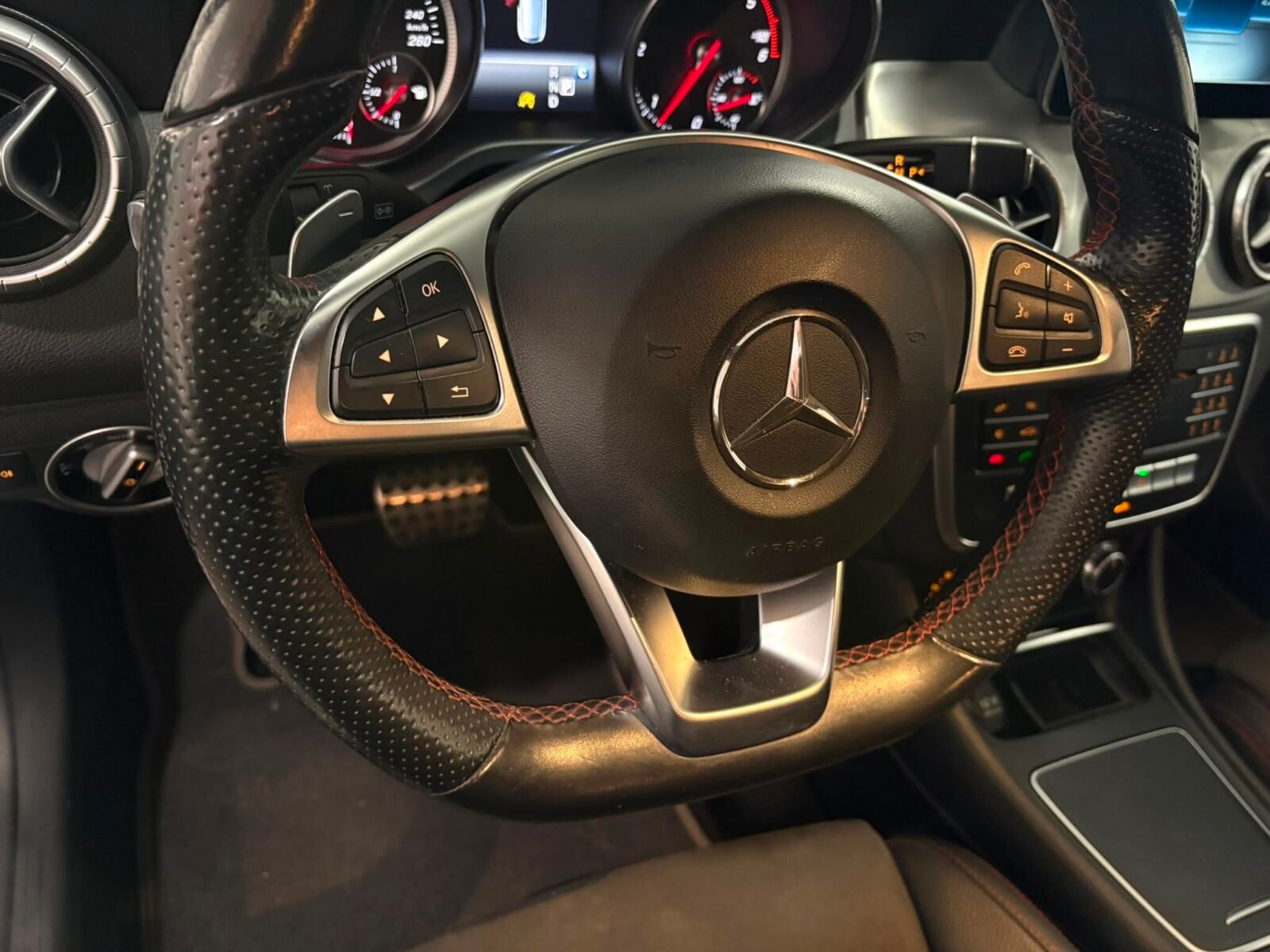 MERCEDES-BENZ CLA MERCEDES-BENZ Clase CLA CLA 200 d AMG Line Shooting Brake