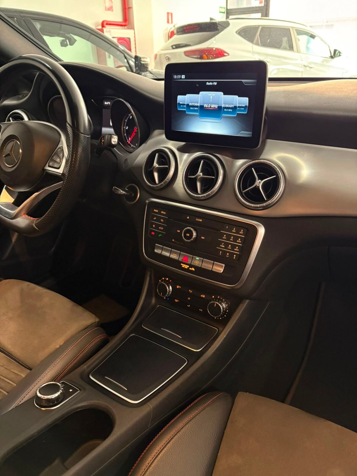 MERCEDES-BENZ CLA MERCEDES-BENZ Clase CLA CLA 200 d AMG Line Shooting Brake