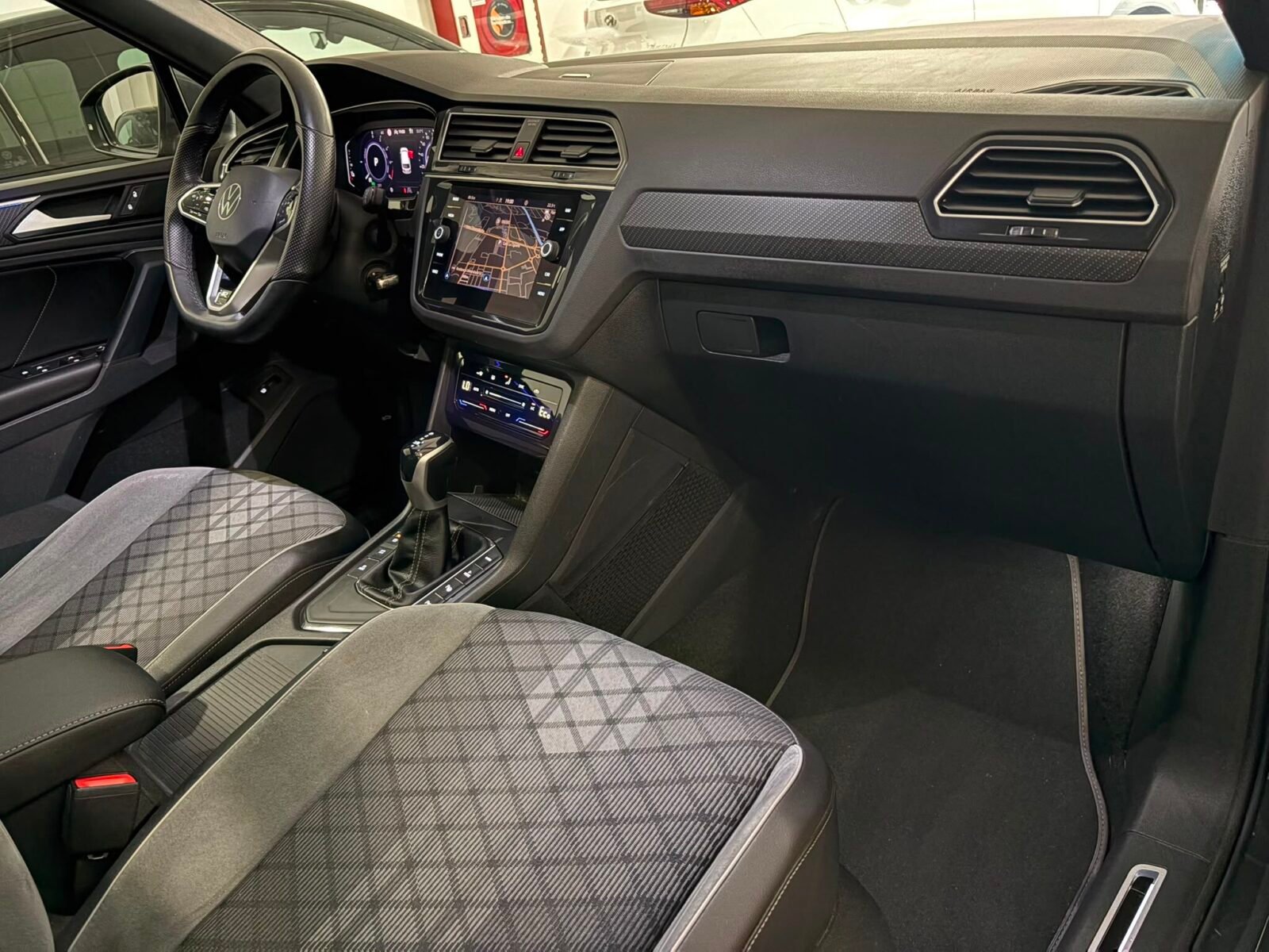 VOLKSWAGEN TIGUAN R-Line 1.4 TSI eHybrid DSG