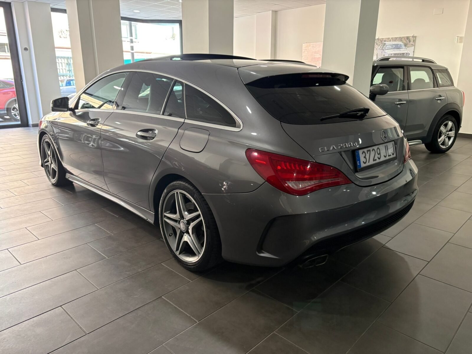 MERCEDES-BENZ CLA 200 d AMG Line Shooting Brake