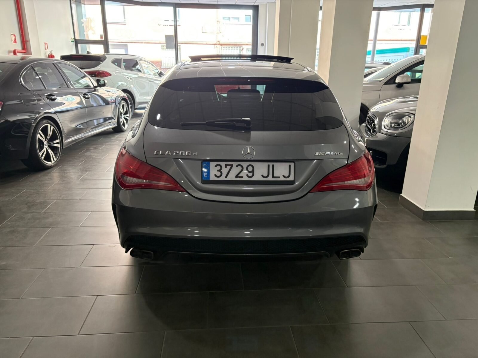 MERCEDES-BENZ CLA 200 d AMG Line Shooting Brake