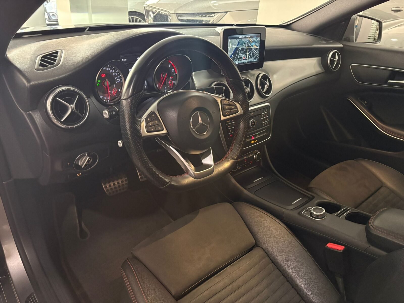 MERCEDES-BENZ CLA 200 d AMG Line Shooting Brake