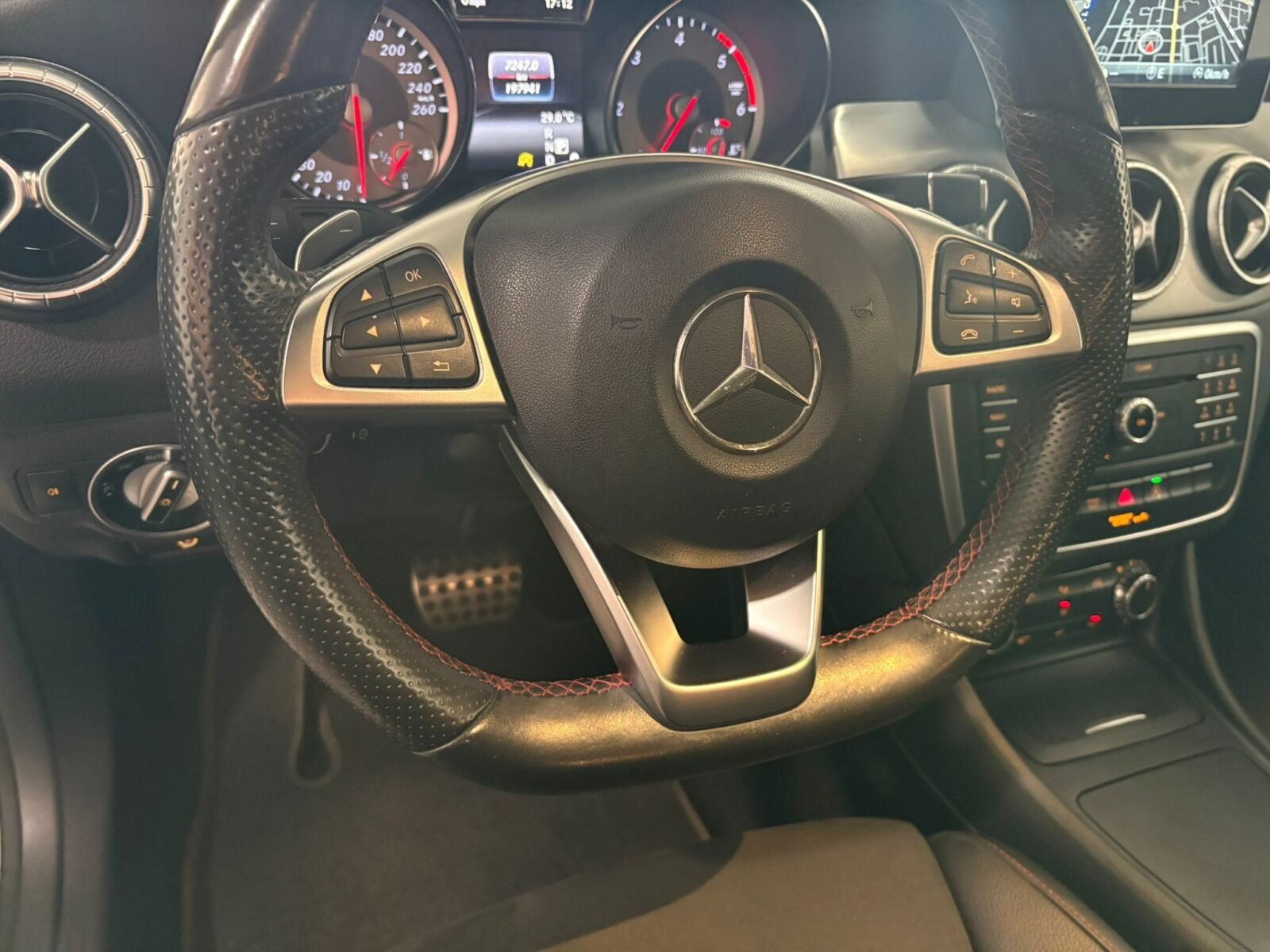 MERCEDES-BENZ CLA 200 d AMG Line Shooting Brake