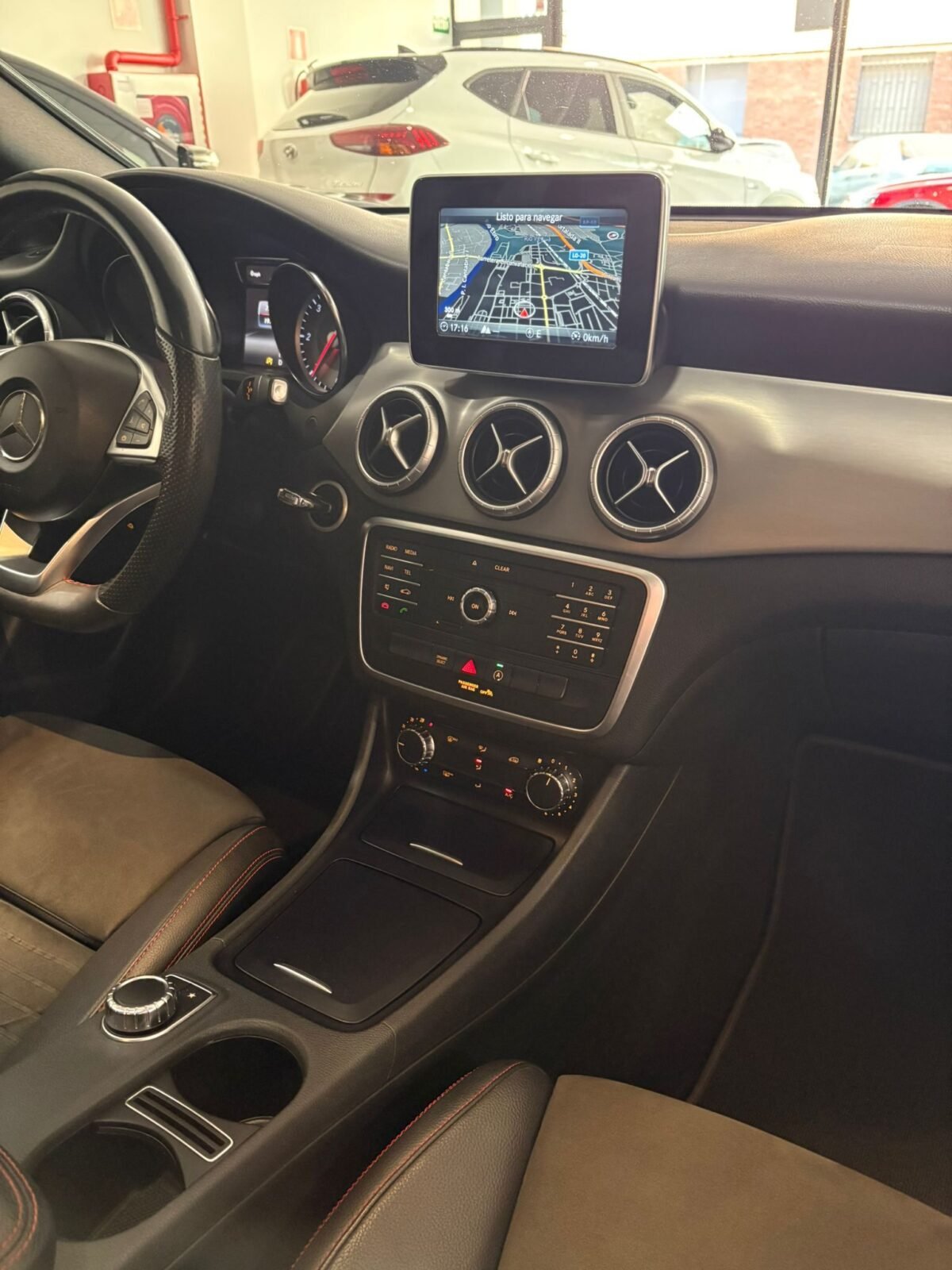 MERCEDES-BENZ CLA 200 d AMG Line Shooting Brake
