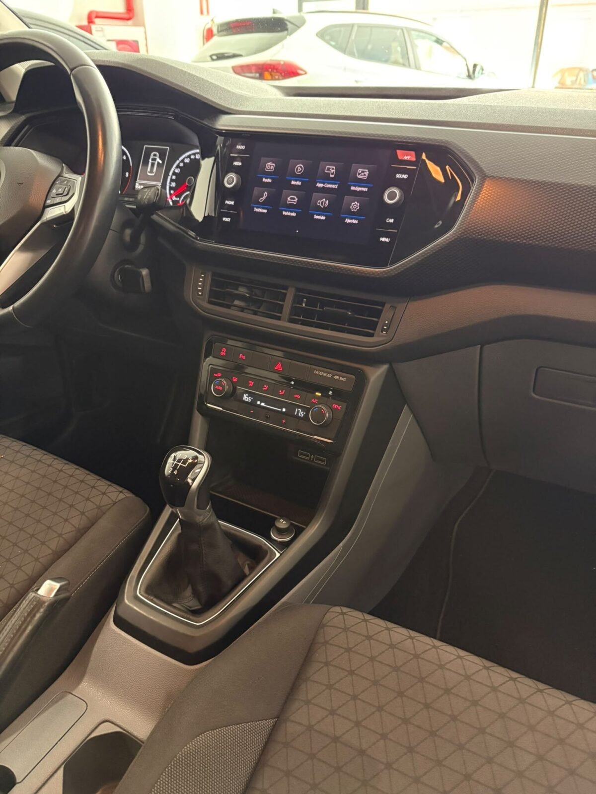 VOLKSWAGEN T-CROSS Advance 1.6 TDI