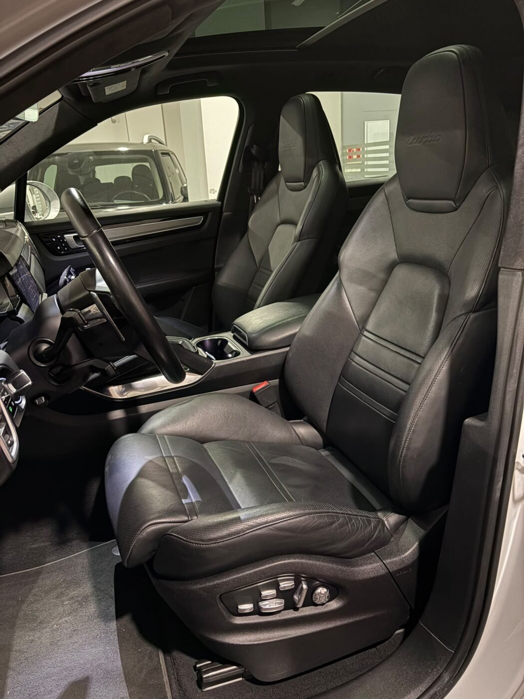 PORSCHE Cayenne Turbo