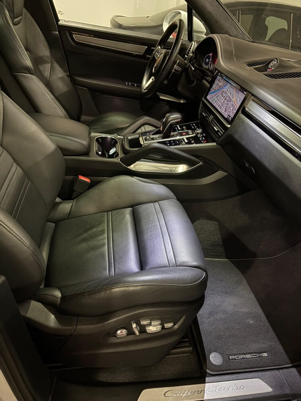 PORSCHE Cayenne Turbo