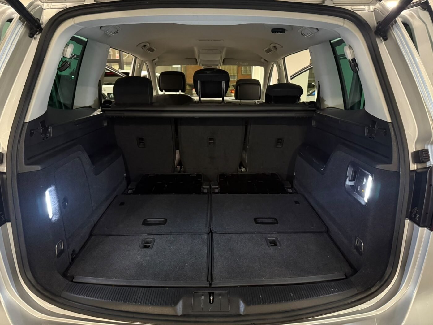 VOLKSWAGEN SHARAN Advance 2.0 TDI DSG
