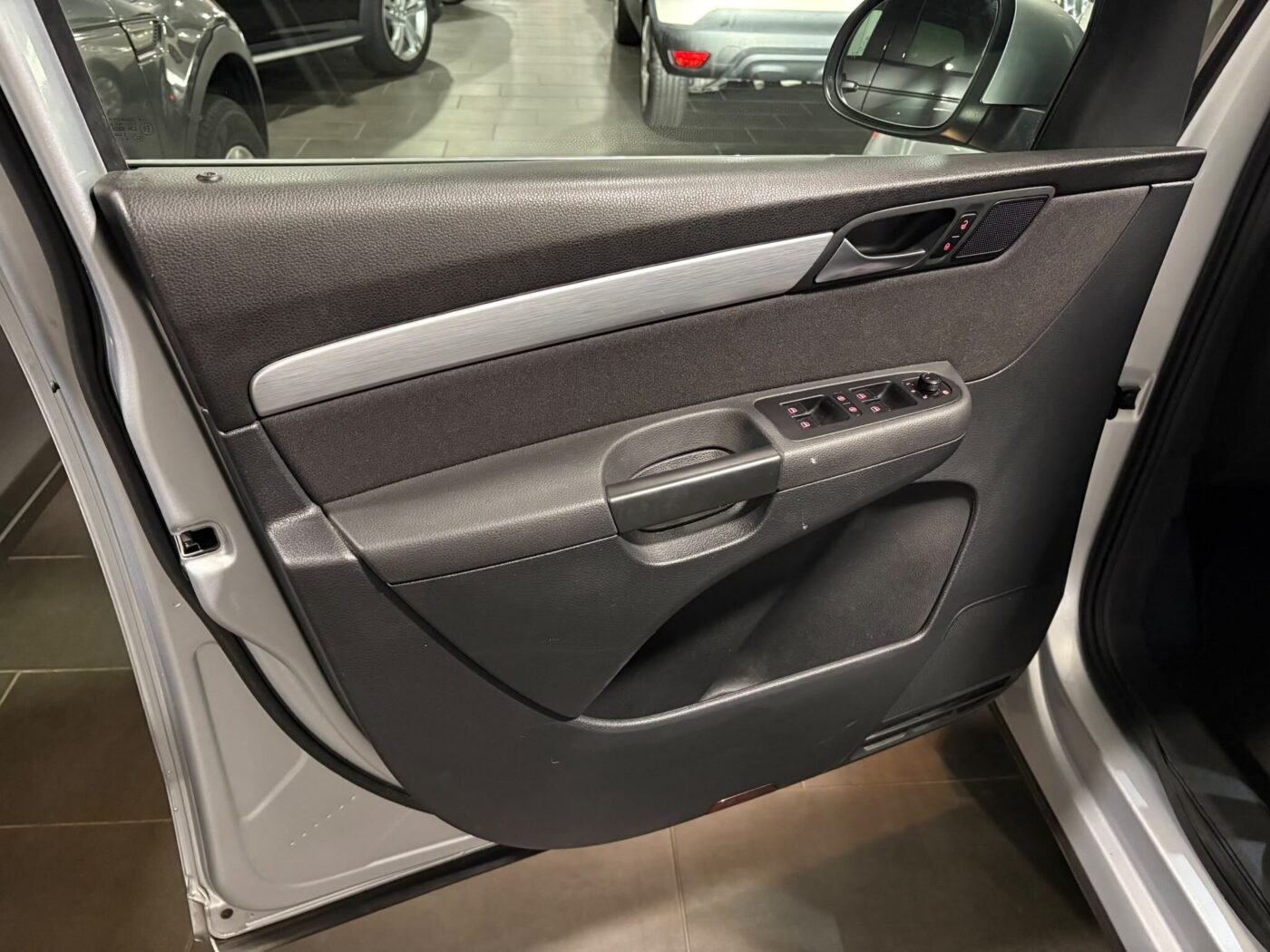 VOLKSWAGEN SHARAN Advance 2.0 TDI DSG