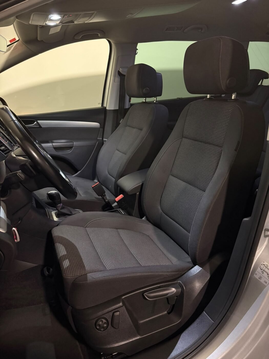 VOLKSWAGEN SHARAN Advance 2.0 TDI DSG